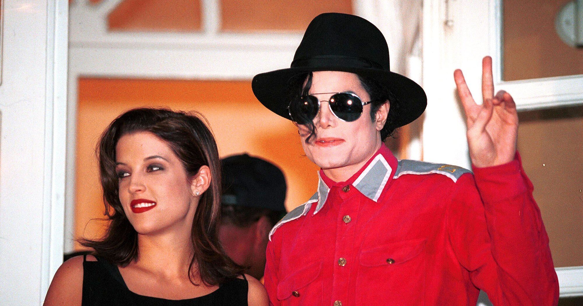 january-1996-divorce-michael-jackson-and-lisa-marie-presley-a-timeline-of-their-brief-marriage-8988964