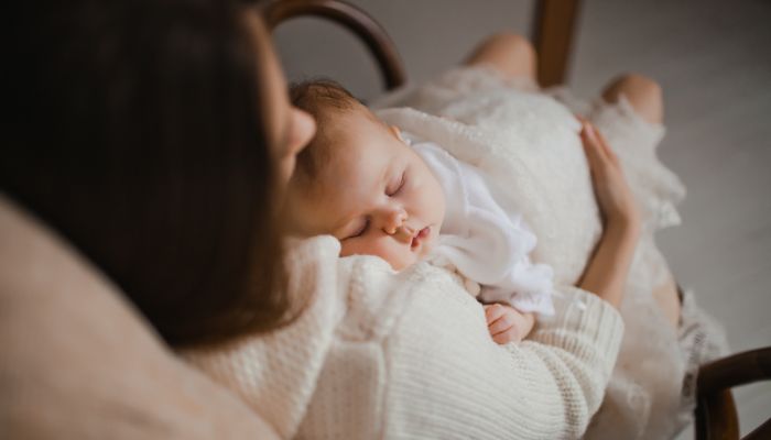 how to get your baby to sleep without being held